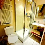 Vue Avec Piscine -15pers - Vieux Port De Villa