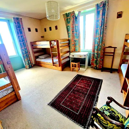 Vue Avec Piscine -15pers - Vieux Port De